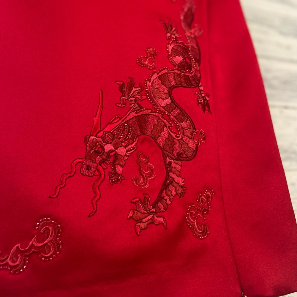 NWT Maggy London Beaded Dragon Cocktail Dress with Leg Slit in Ruby Red, Size 12